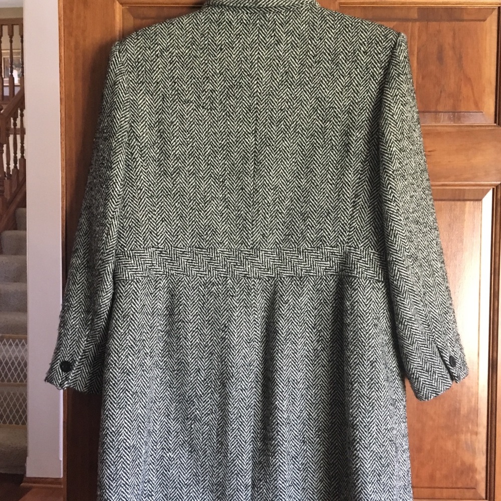 Beautiful herringbone coat - Picture 2 of 3